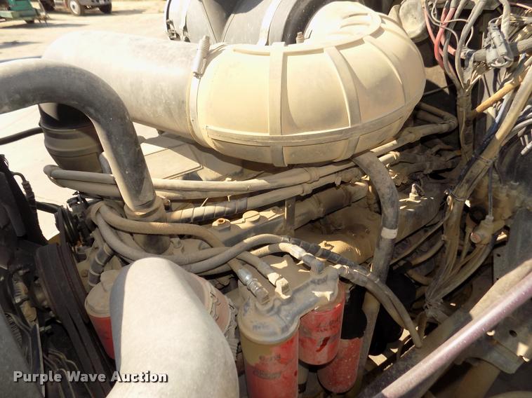 image for item DA3068 1994 Mack CH613 semi truck