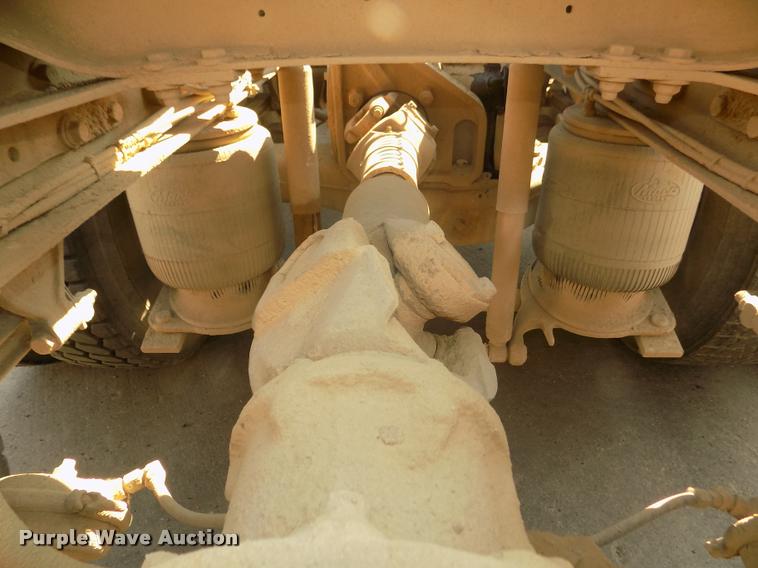 image for item DA3068 1994 Mack CH613 semi truck