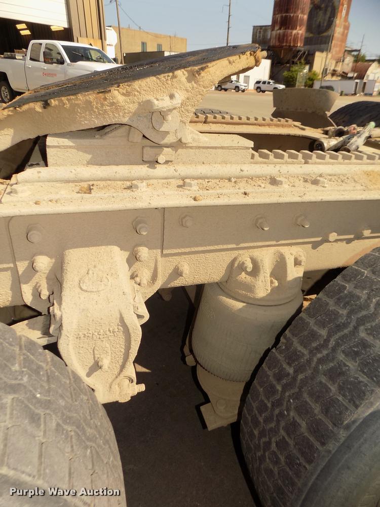 image for item DA3068 1994 Mack CH613 semi truck