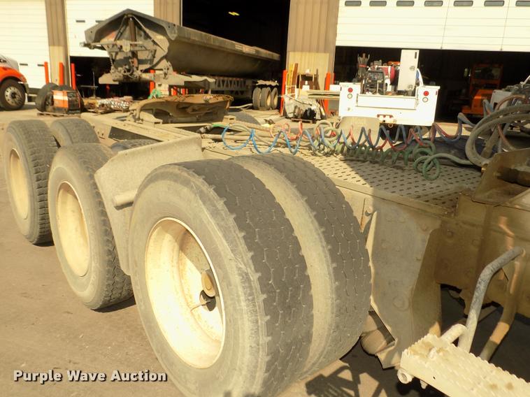 image for item DA3068 1994 Mack CH613 semi truck