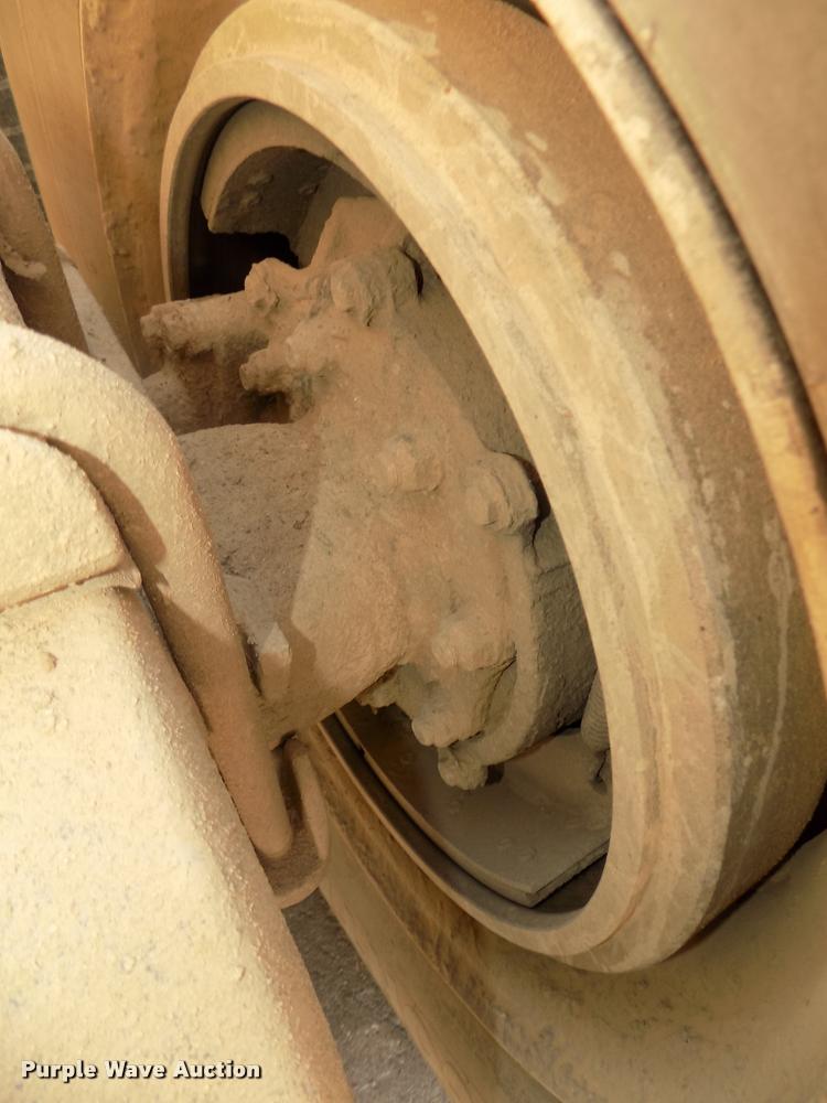 image for item DA3068 1994 Mack CH613 semi truck