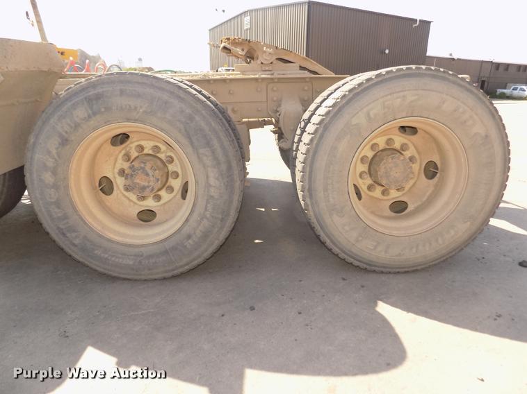 image for item DA3068 1994 Mack CH613 semi truck