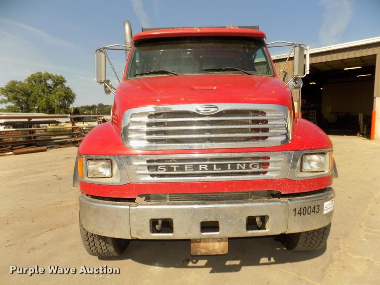 image for item DA3069 2001 Sterling M8500 Acerterra dump truck
