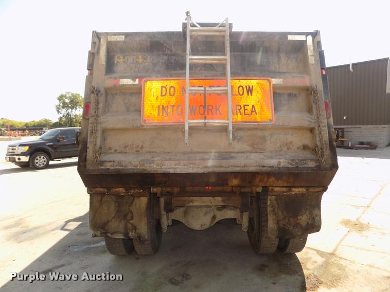 image for item DA3069 2001 Sterling M8500 Acerterra dump truck