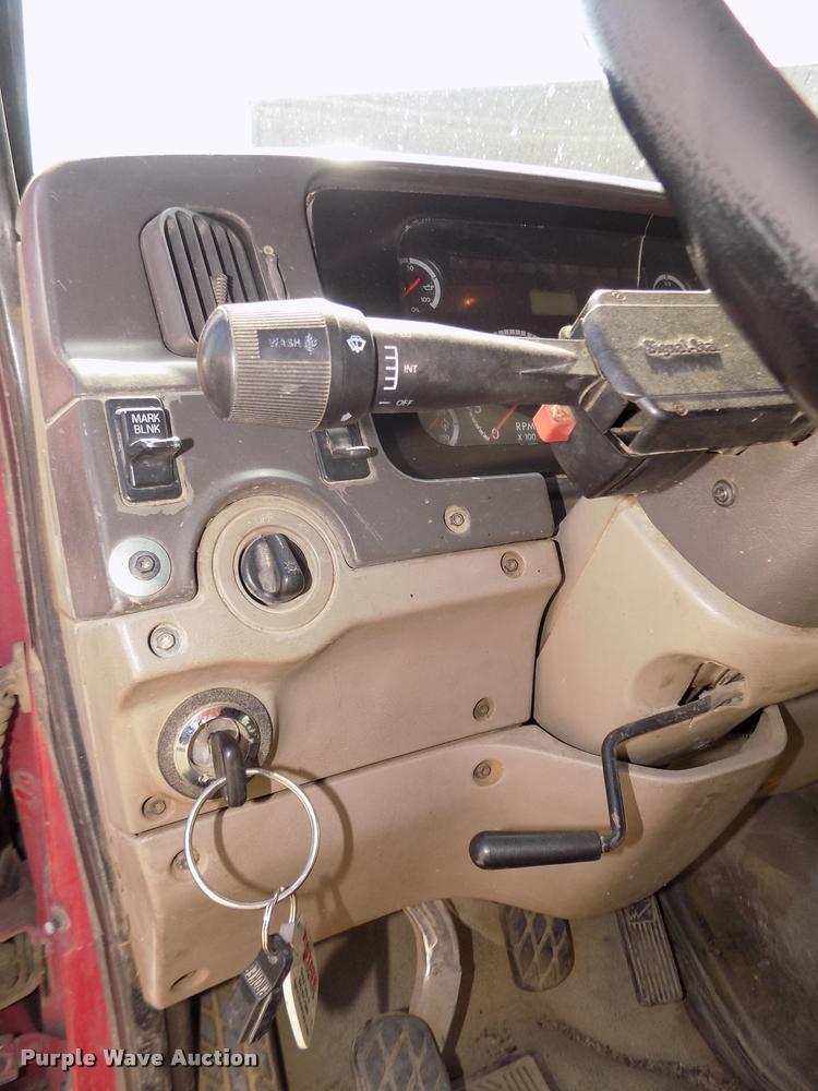 image for item DA3069 2001 Sterling M8500 Acerterra dump truck