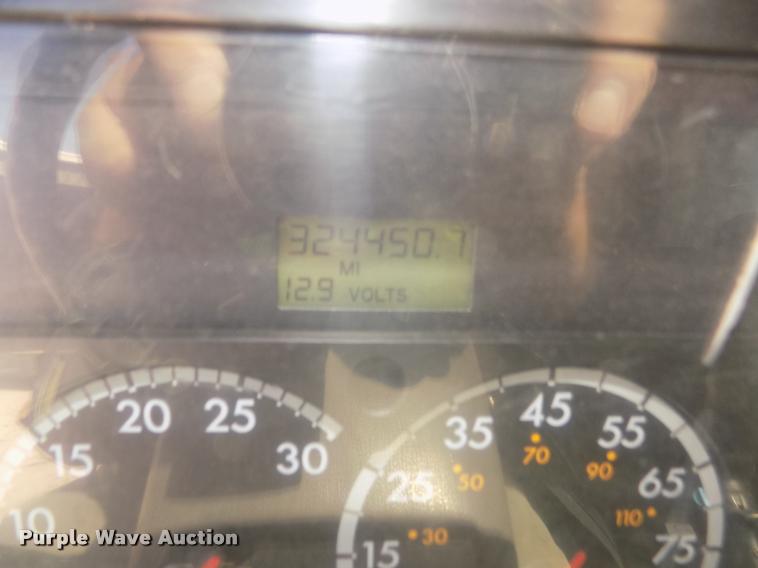 image for item DA3069 2001 Sterling M8500 Acerterra dump truck