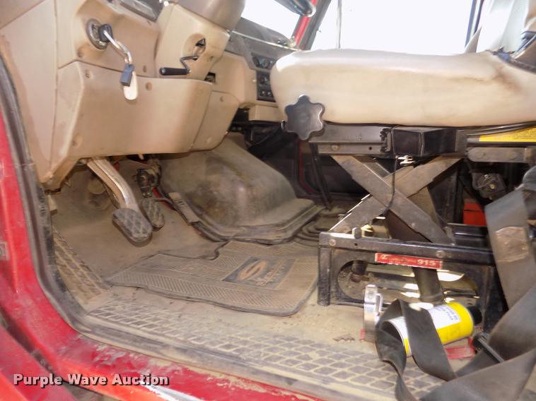 image for item DA3069 2001 Sterling M8500 Acerterra dump truck