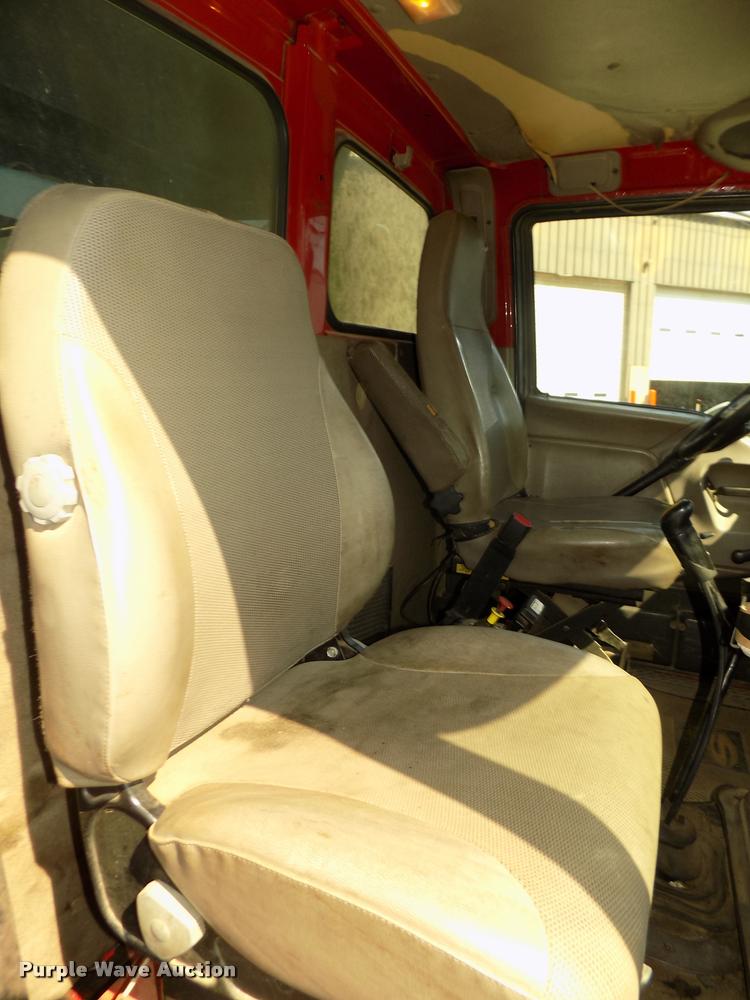 image for item DA3069 2001 Sterling M8500 Acerterra dump truck