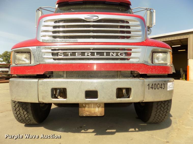 image for item DA3069 2001 Sterling M8500 Acerterra dump truck