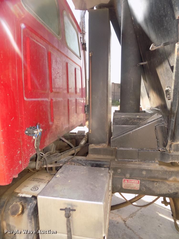 image for item DA3069 2001 Sterling M8500 Acerterra dump truck