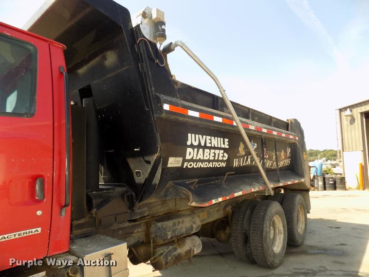 image for item DA3069 2001 Sterling M8500 Acerterra dump truck