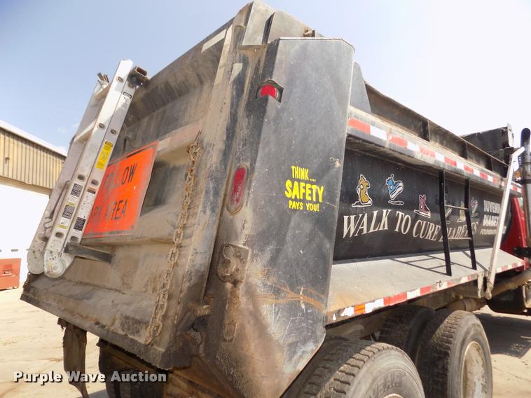 image for item DA3069 2001 Sterling M8500 Acerterra dump truck