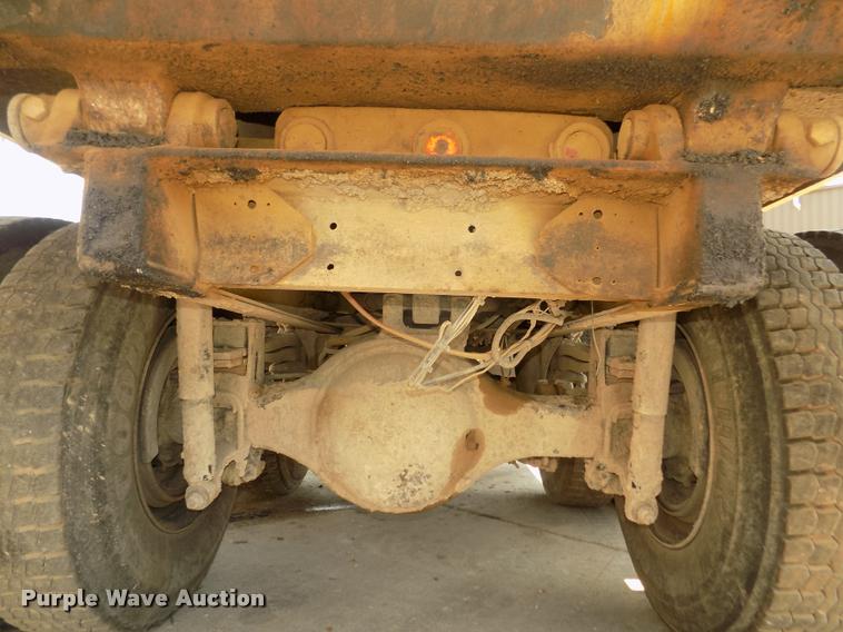 image for item DA3069 2001 Sterling M8500 Acerterra dump truck