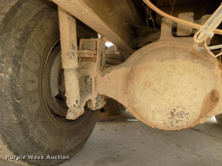 image for item DA3069 2001 Sterling M8500 Acerterra dump truck