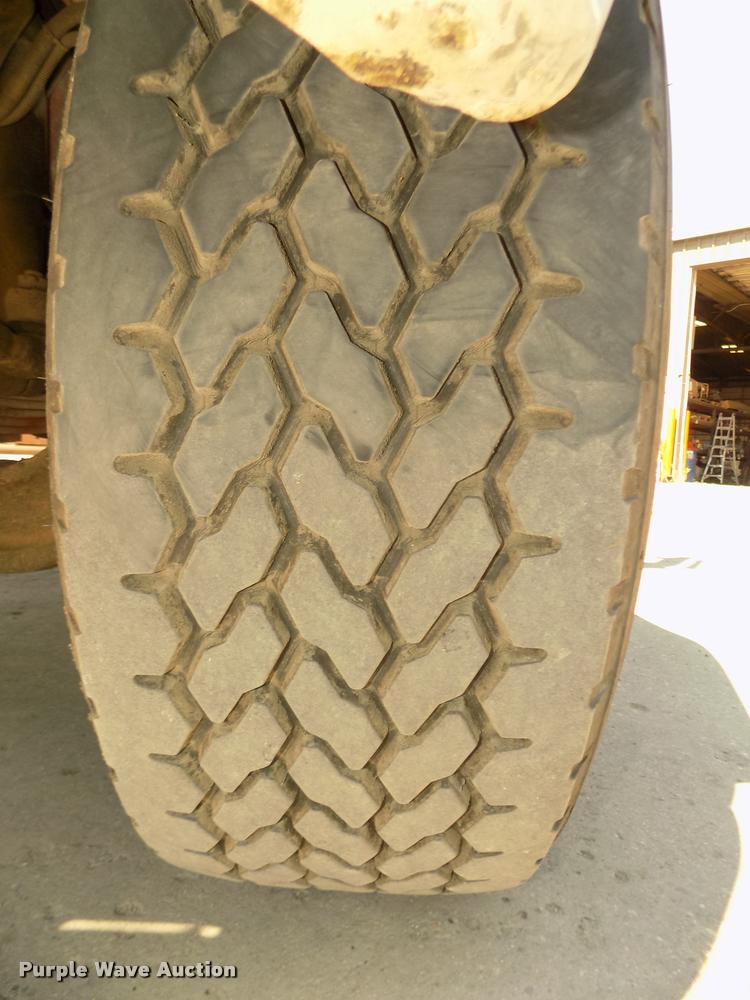 image for item DA3069 2001 Sterling M8500 Acerterra dump truck