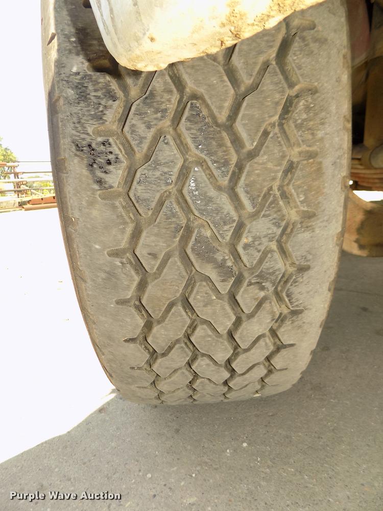 image for item DA3069 2001 Sterling M8500 Acerterra dump truck