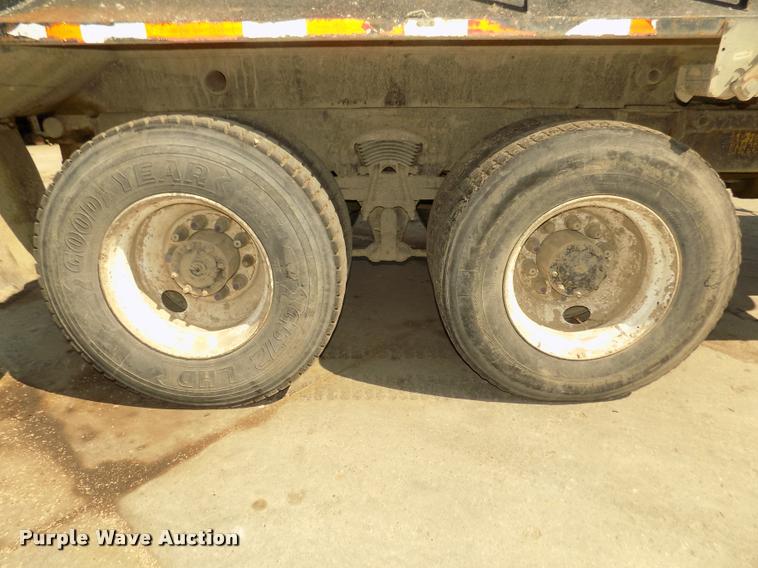 image for item DA3069 2001 Sterling M8500 Acerterra dump truck
