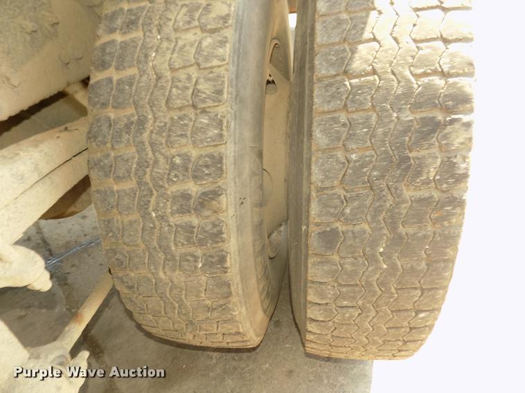 image for item DA3069 2001 Sterling M8500 Acerterra dump truck