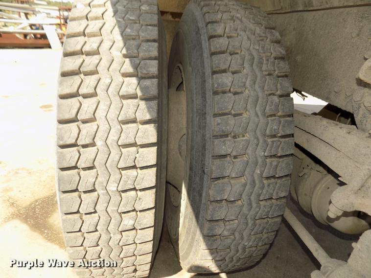 image for item DA3069 2001 Sterling M8500 Acerterra dump truck