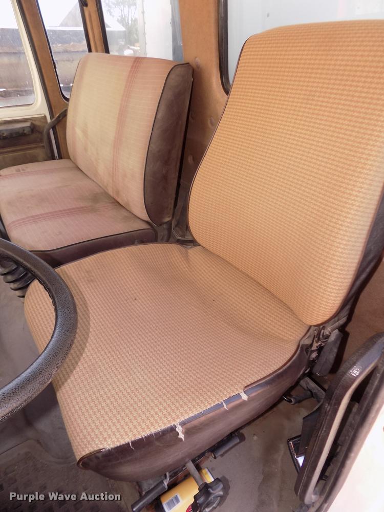 image for item DA3070 1989 Mack MS200P box truck