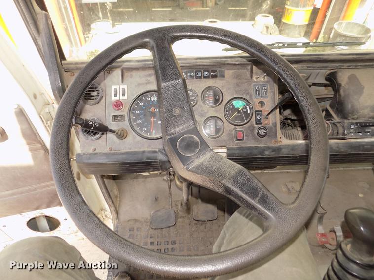 image for item DA3070 1989 Mack MS200P box truck