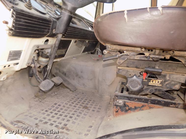 image for item DA3070 1989 Mack MS200P box truck