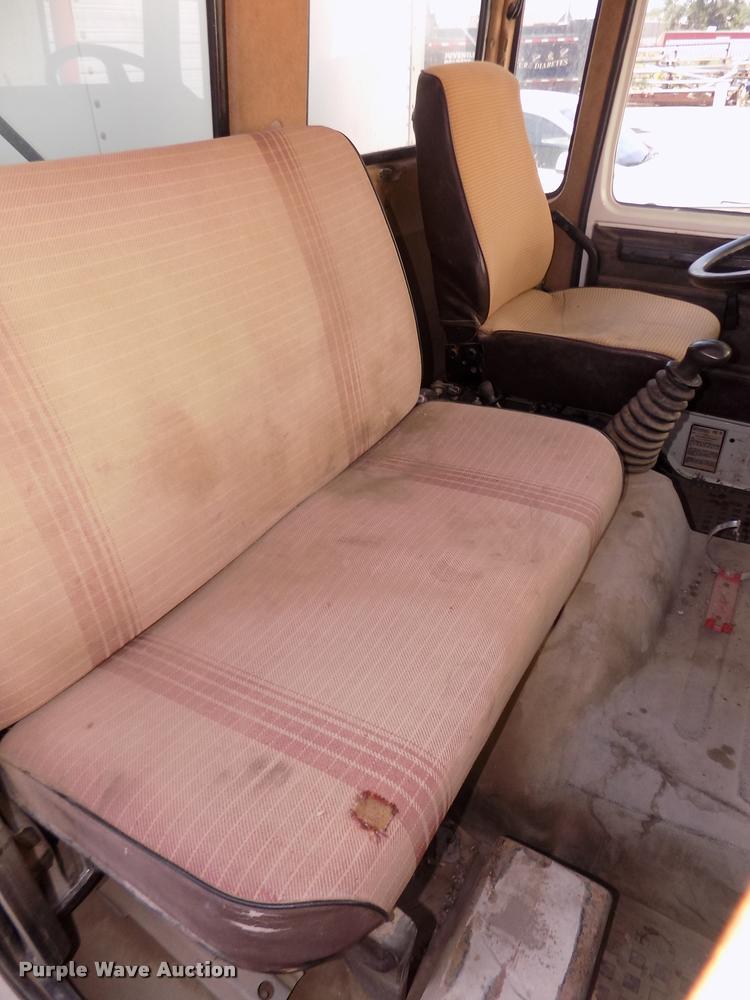 image for item DA3070 1989 Mack MS200P box truck