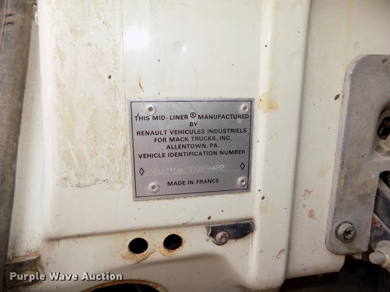 image for item DA3070 1989 Mack MS200P box truck