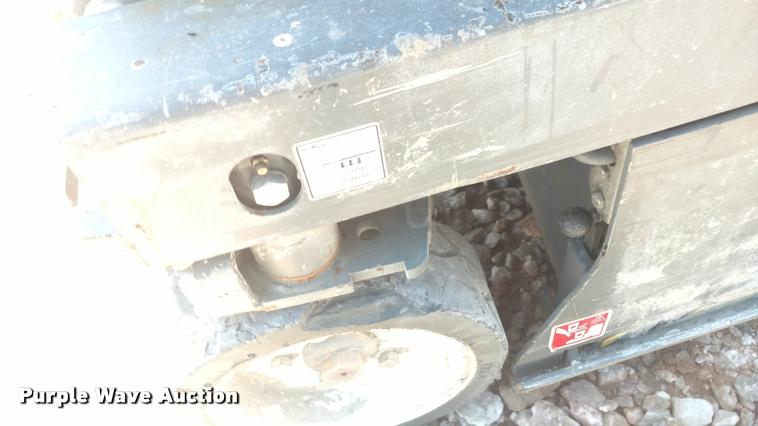 image for item DA5659 2013 Sky Jack SJIII 3219 scissor lift