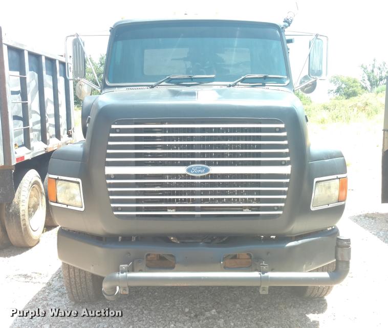 image for item DA5661 1995 Ford LS8000 water truck