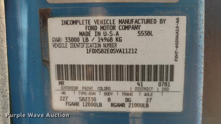 image for item DA5661 1995 Ford LS8000 water truck