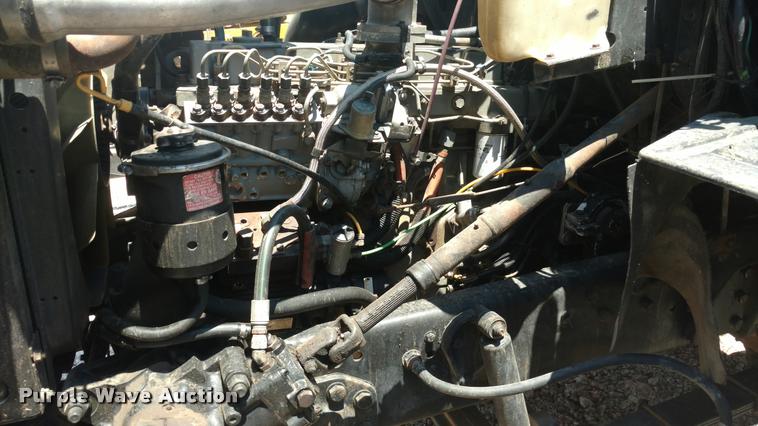 image for item DA5661 1995 Ford LS8000 water truck