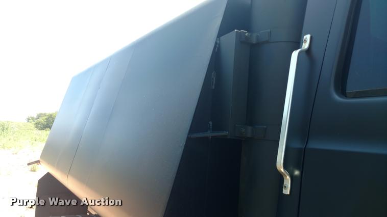 image for item DA5661 1995 Ford LS8000 water truck