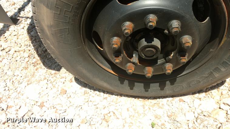 image for item DA5661 1995 Ford LS8000 water truck