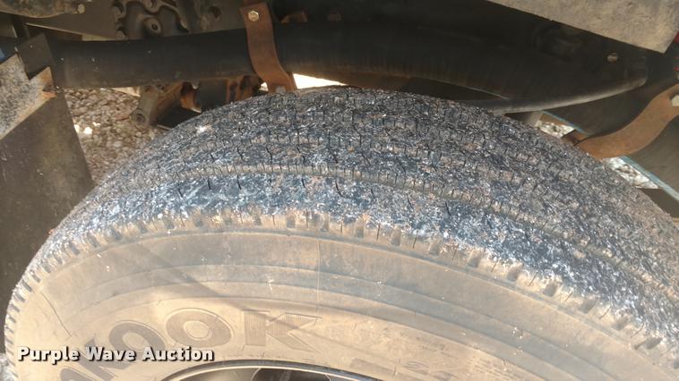 image for item DA5661 1995 Ford LS8000 water truck