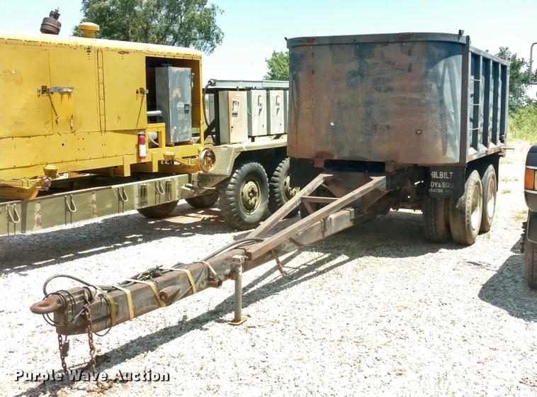 image for item DA5662 1983 Hilbilt end dump trailer
