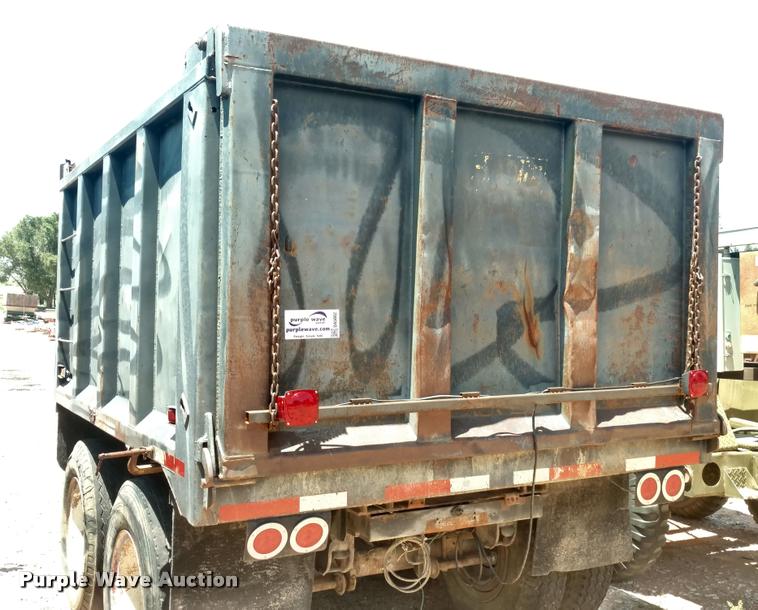 image for item DA5662 1983 Hilbilt end dump trailer