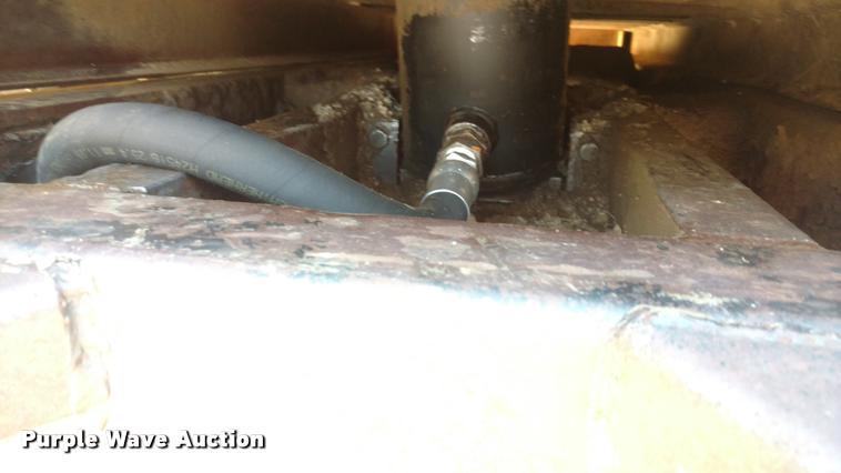 image for item DA5662 1983 Hilbilt end dump trailer