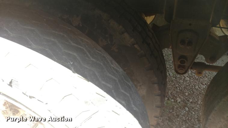 image for item DA5662 1983 Hilbilt end dump trailer