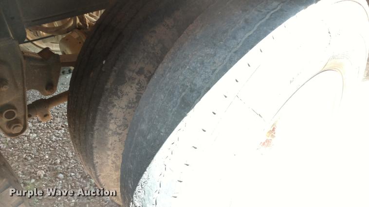 image for item DA5662 1983 Hilbilt end dump trailer