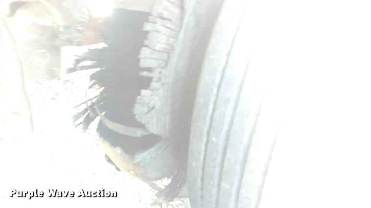 image for item DA5662 1983 Hilbilt end dump trailer