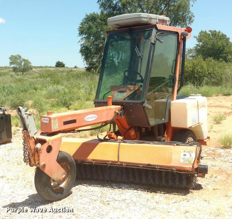 image for item DA5665 Lay-mor 8HC broom