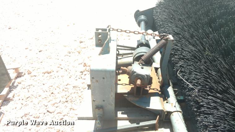 image for item DA5669 Broom