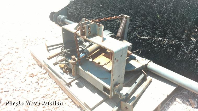 image for item DA5669 Broom