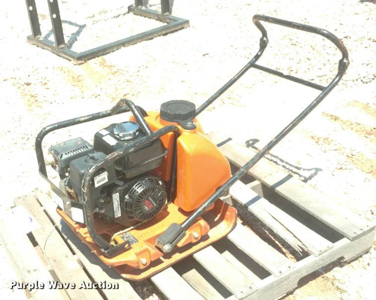 image for item DA5682 Multiquip MVL-88VTHW compactor