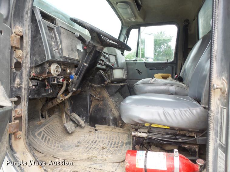 image for item DA6292 1992 International 4900 refuse truck