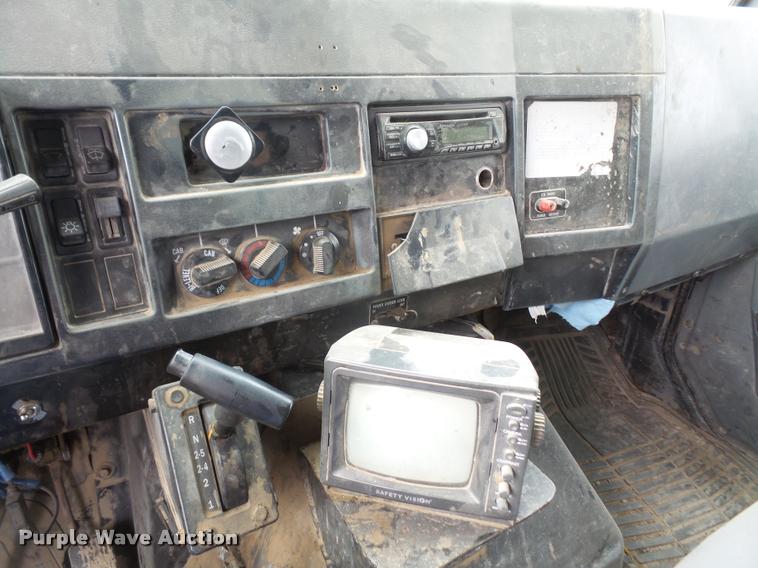 image for item DA6292 1992 International 4900 refuse truck