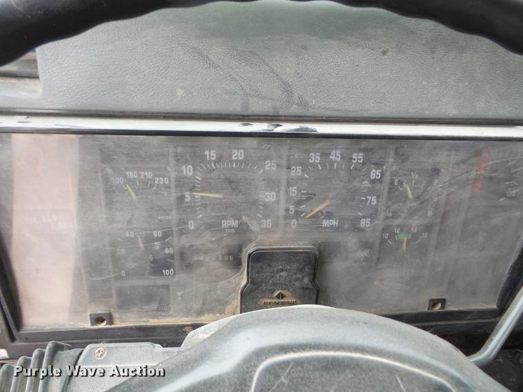 image for item DA6292 1992 International 4900 refuse truck