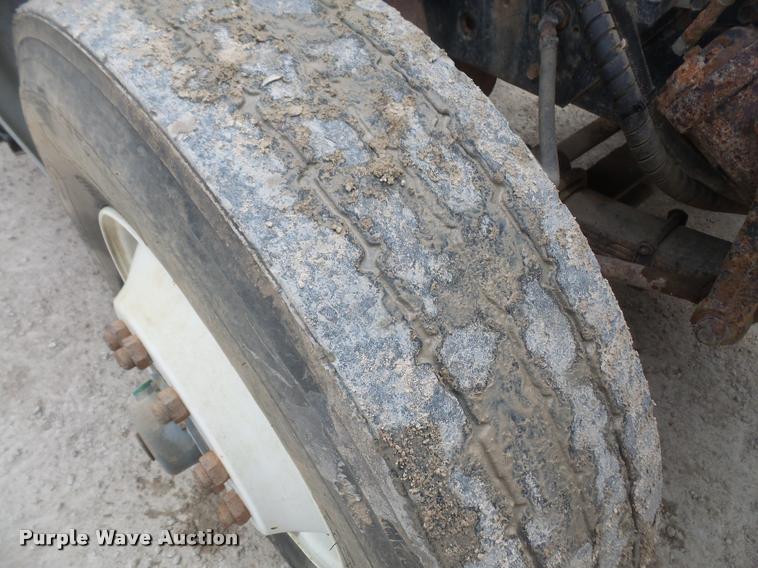 image for item DA6292 1992 International 4900 refuse truck