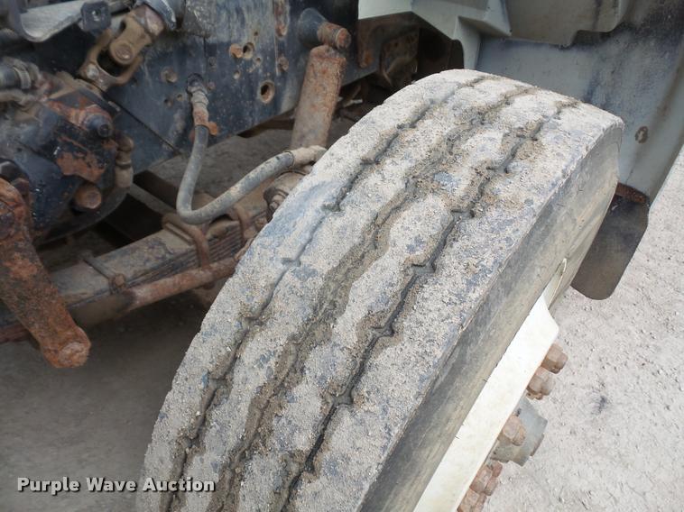 image for item DA6292 1992 International 4900 refuse truck